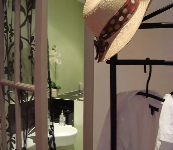 Maison L'epicurienne Bed and Breakfast 4*