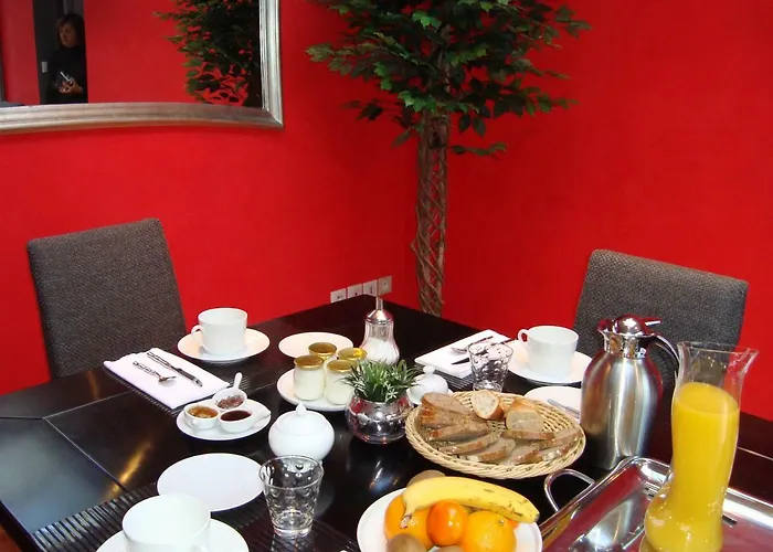 Maison L'epicurienne Bed and Breakfast 4*