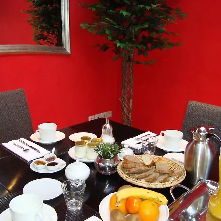 Maison L'epicurienne Bed & Breakfast 4*